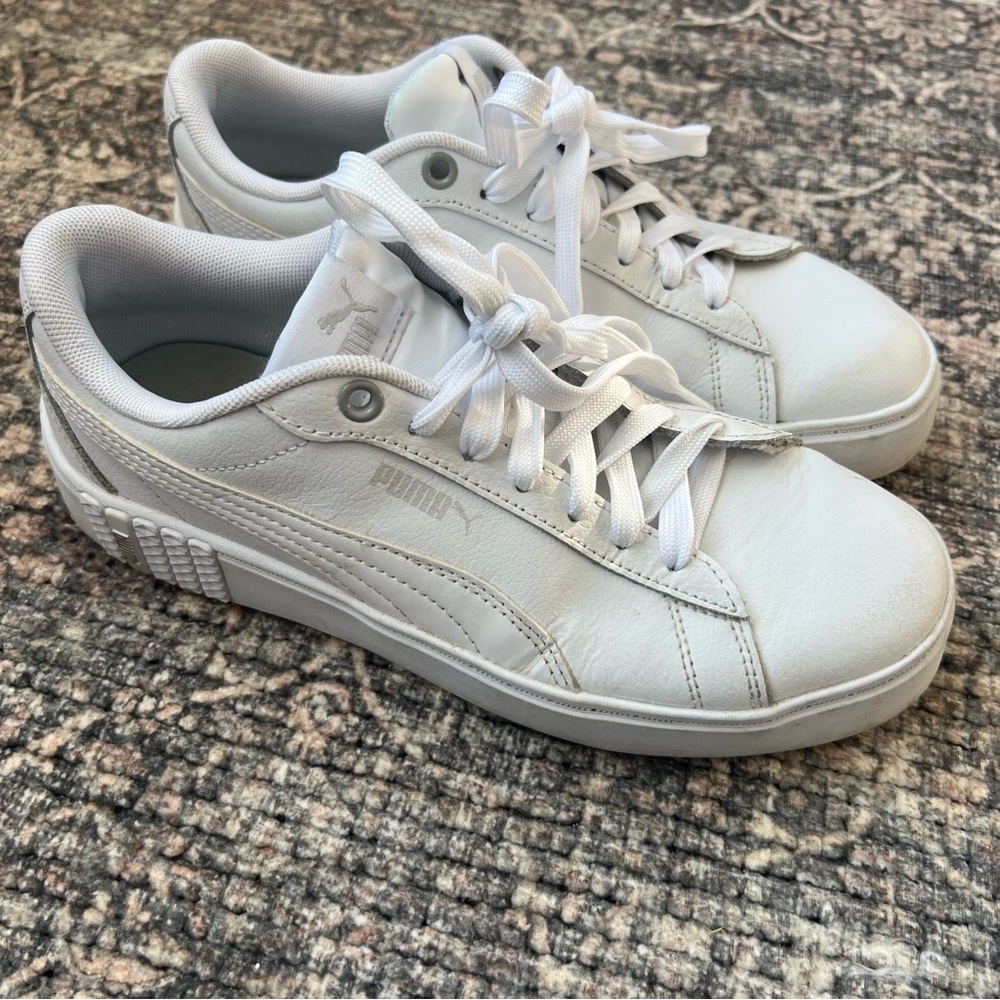 PUMA Smash Platform 2V Woman’s Sneaker Size 8